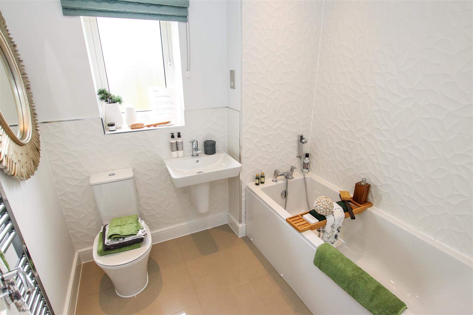 LUXURY FIRST FLOOR BATHROOM